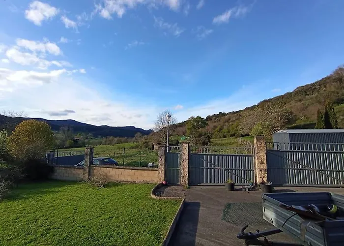 Acebos. Mar, Montana, Cuevas * Rasines